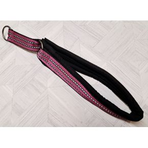 POISTOERÄ: Puolikuristava tekstiilipanta, musta/pinkki, 55-65cm