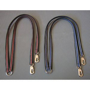 Heijastava jakaja kahdelle pienelle koiralle, pituus n.55cm (leveys 12mm)